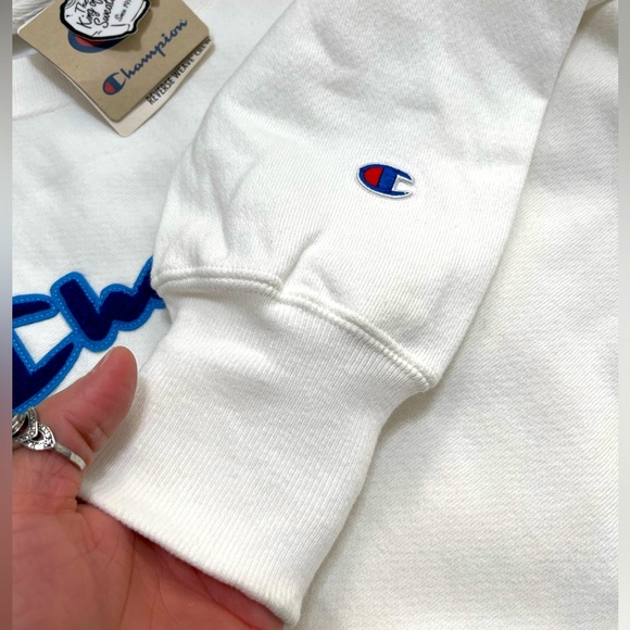 NWT Unisex Size Medium Champion Reserve Weave Chenille Logo Print Sweater White - Picture 8 of 13